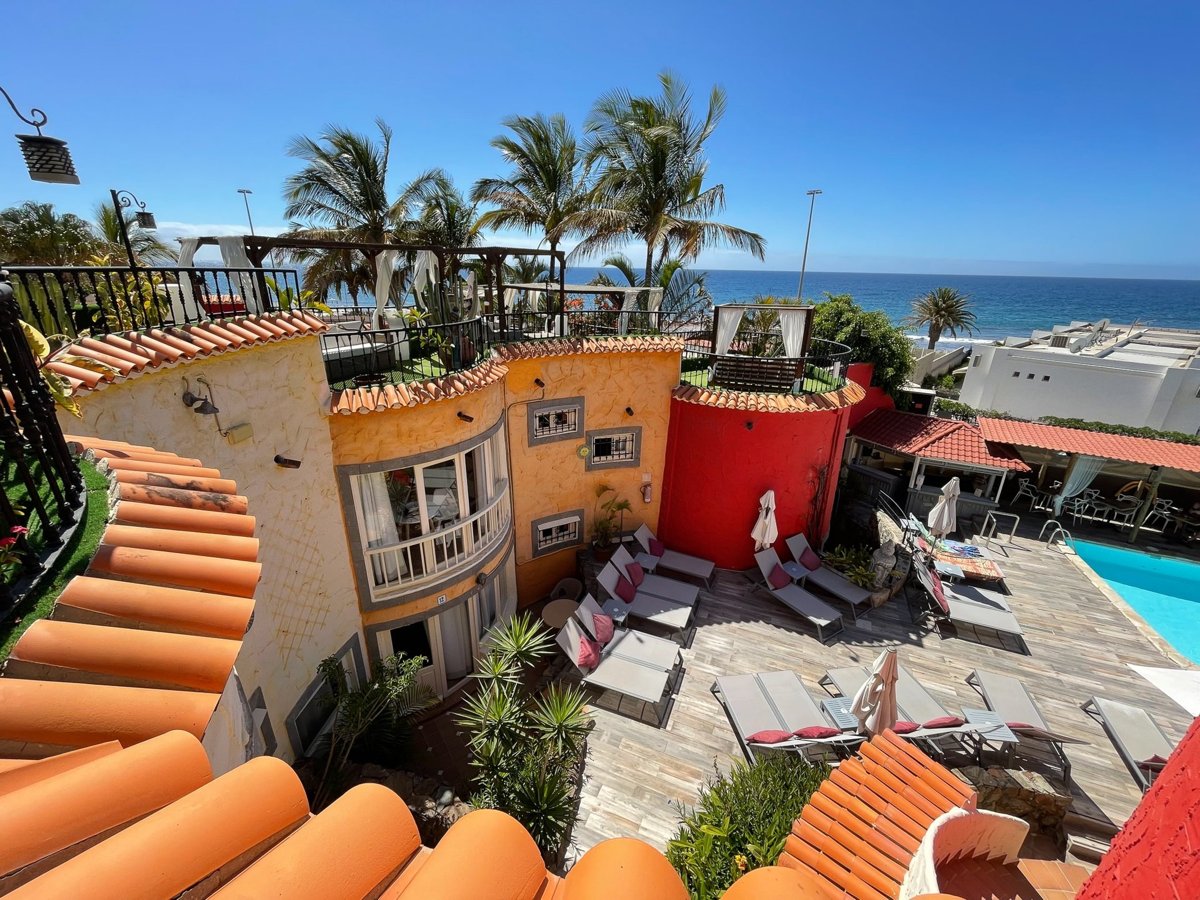 Sun, Sea and beach, your nudist desitination!